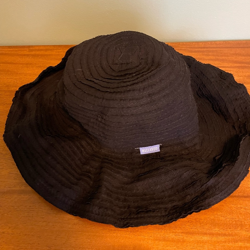 Wallaroo Scrunchie Hat
